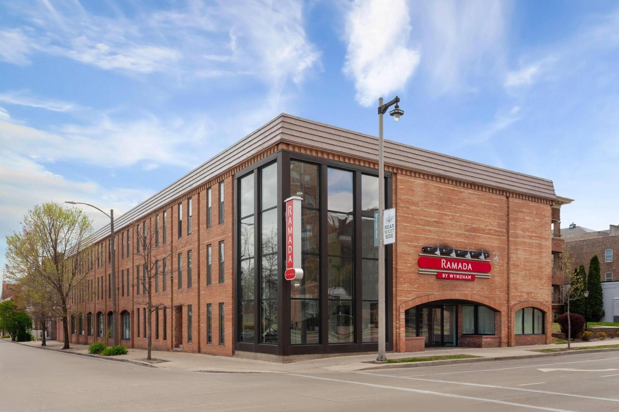Ramada By Wyndham Hotel 3*