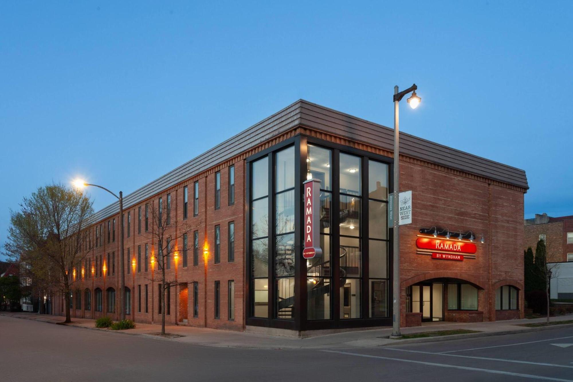 Ramada By Wyndham 3*